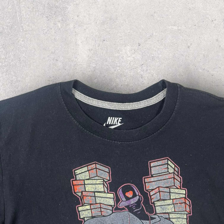 Nike Graphic T-shirt - M