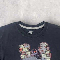 Nike Graphic T-shirt - M
