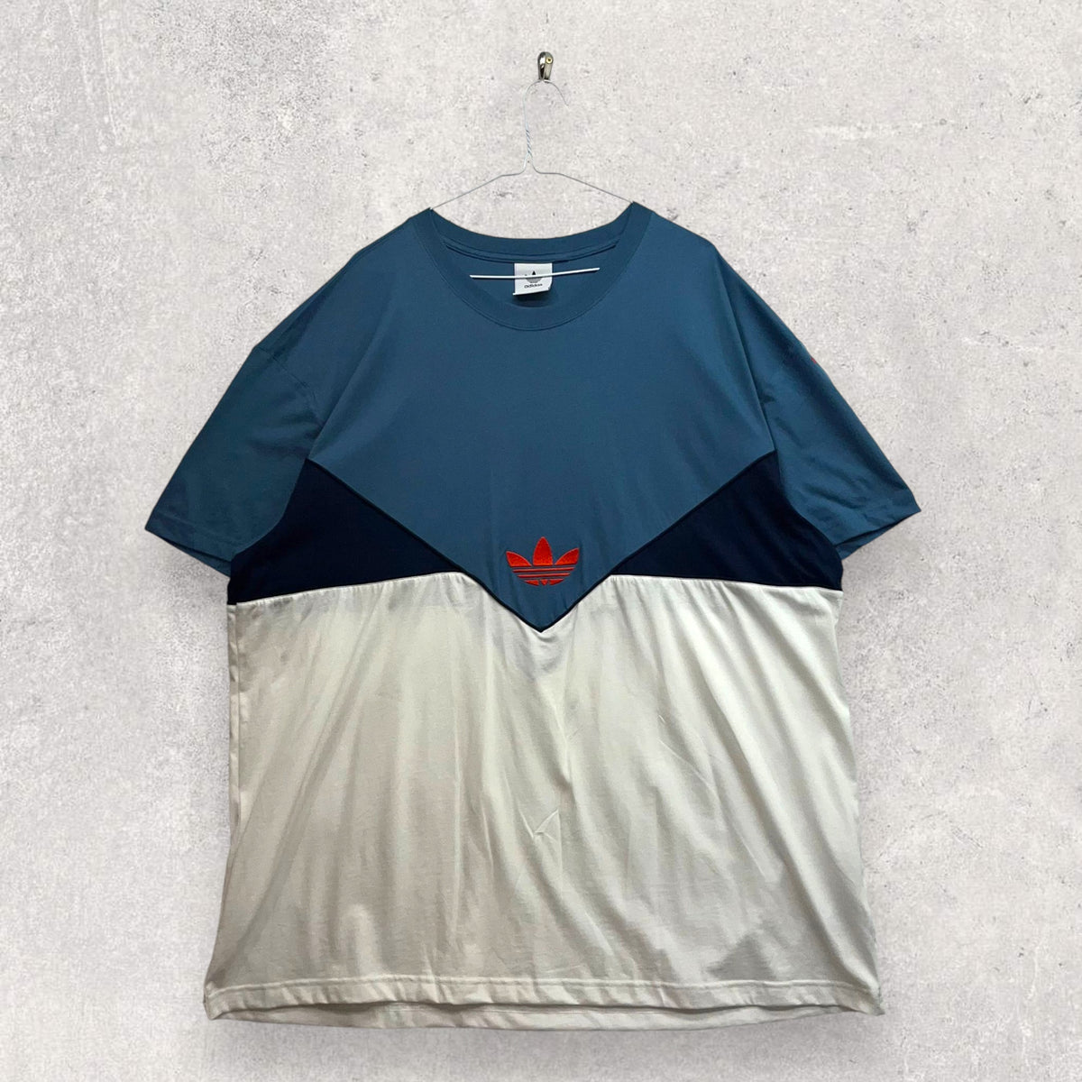 Adidas Tee - XL