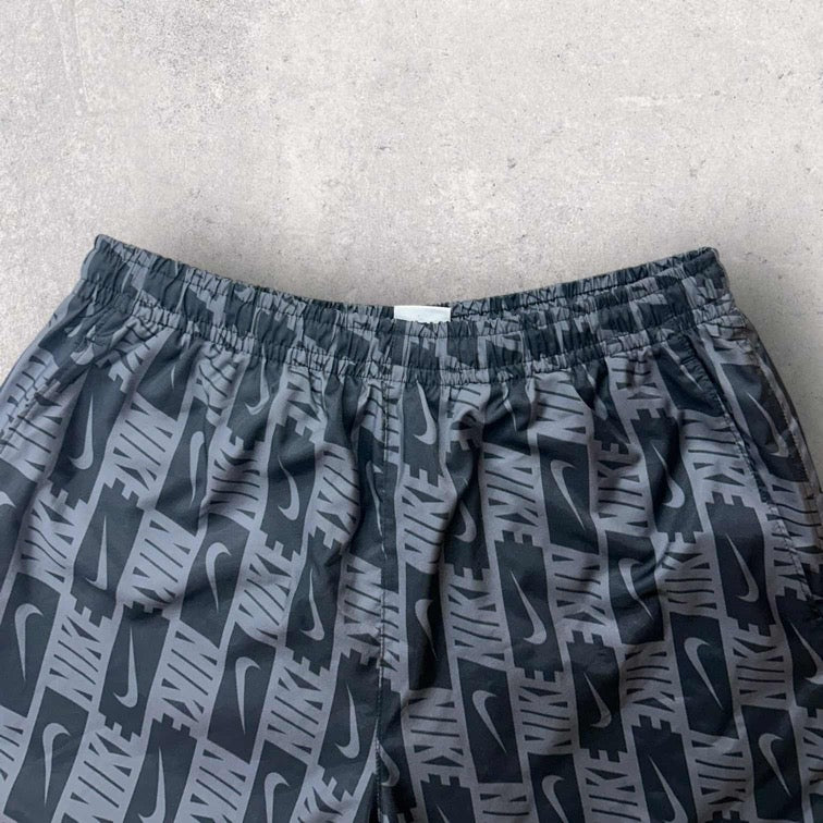 Nike Sports Shorts - L
