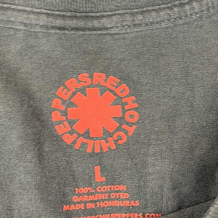 Red Hot Chilli Peppers Graphic T-shirt- L