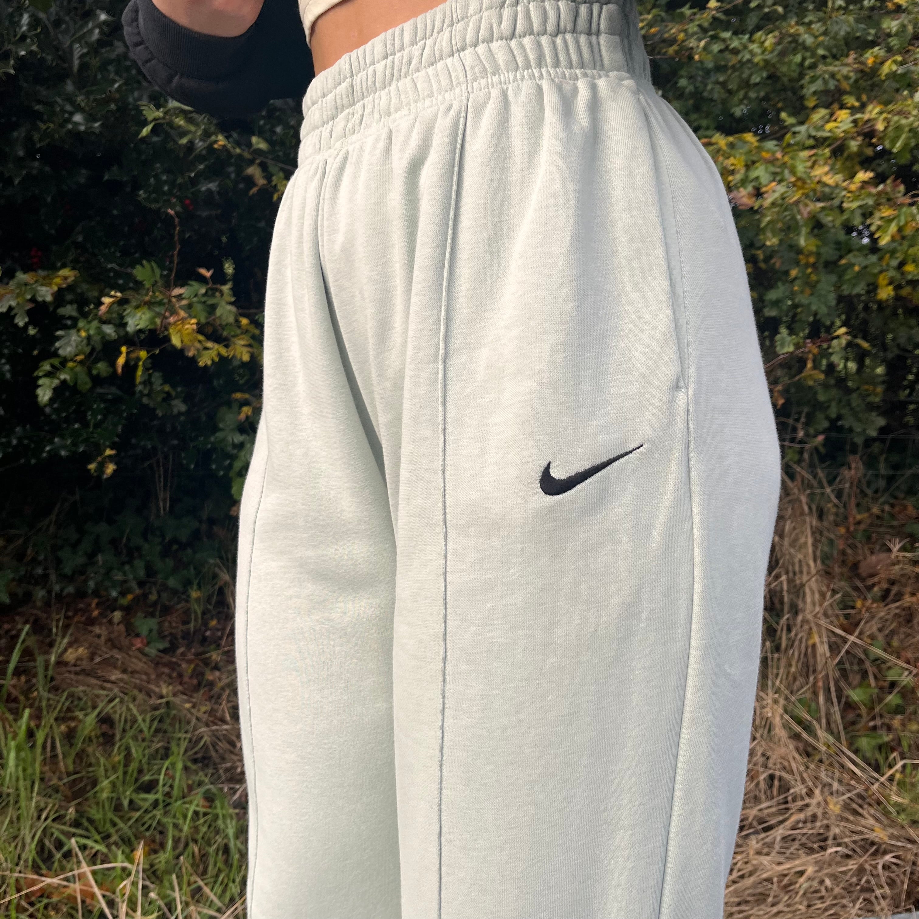 Nike joggers - S
