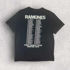 Ramones Graphic T-shirt - M