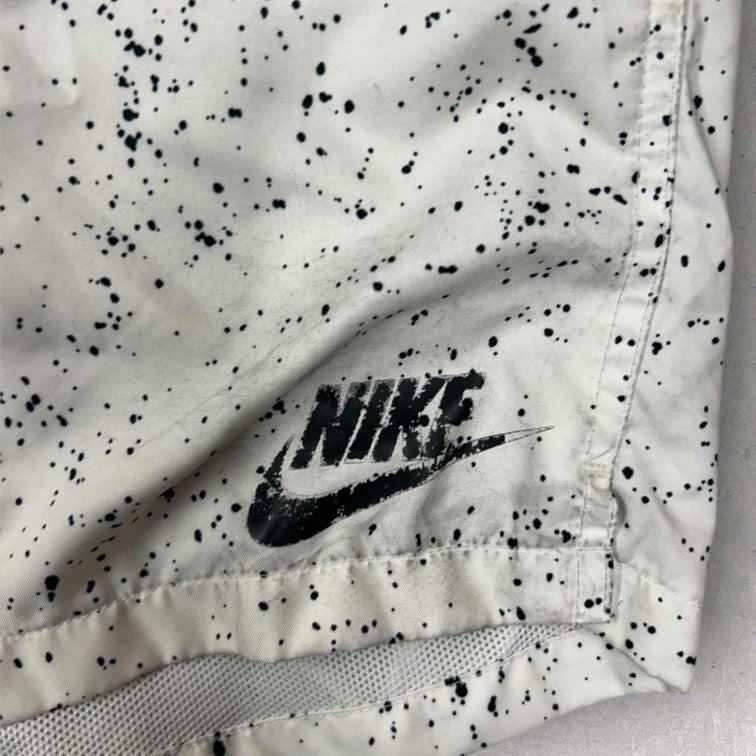 Nike Sports Shorts - M