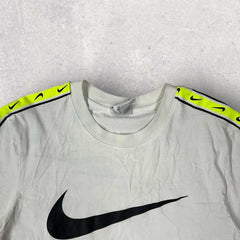 Nike Tick Graphic T-shirt - S