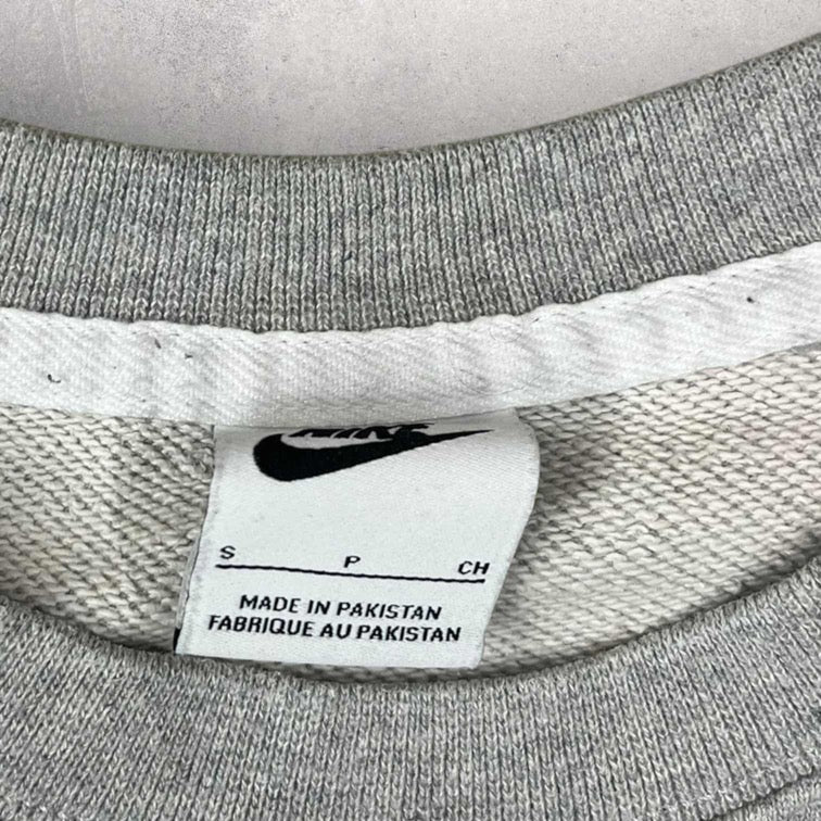Nike Graphic Sweatshirt - S