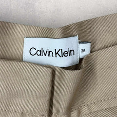 Calvin Klein Shorts - 36
