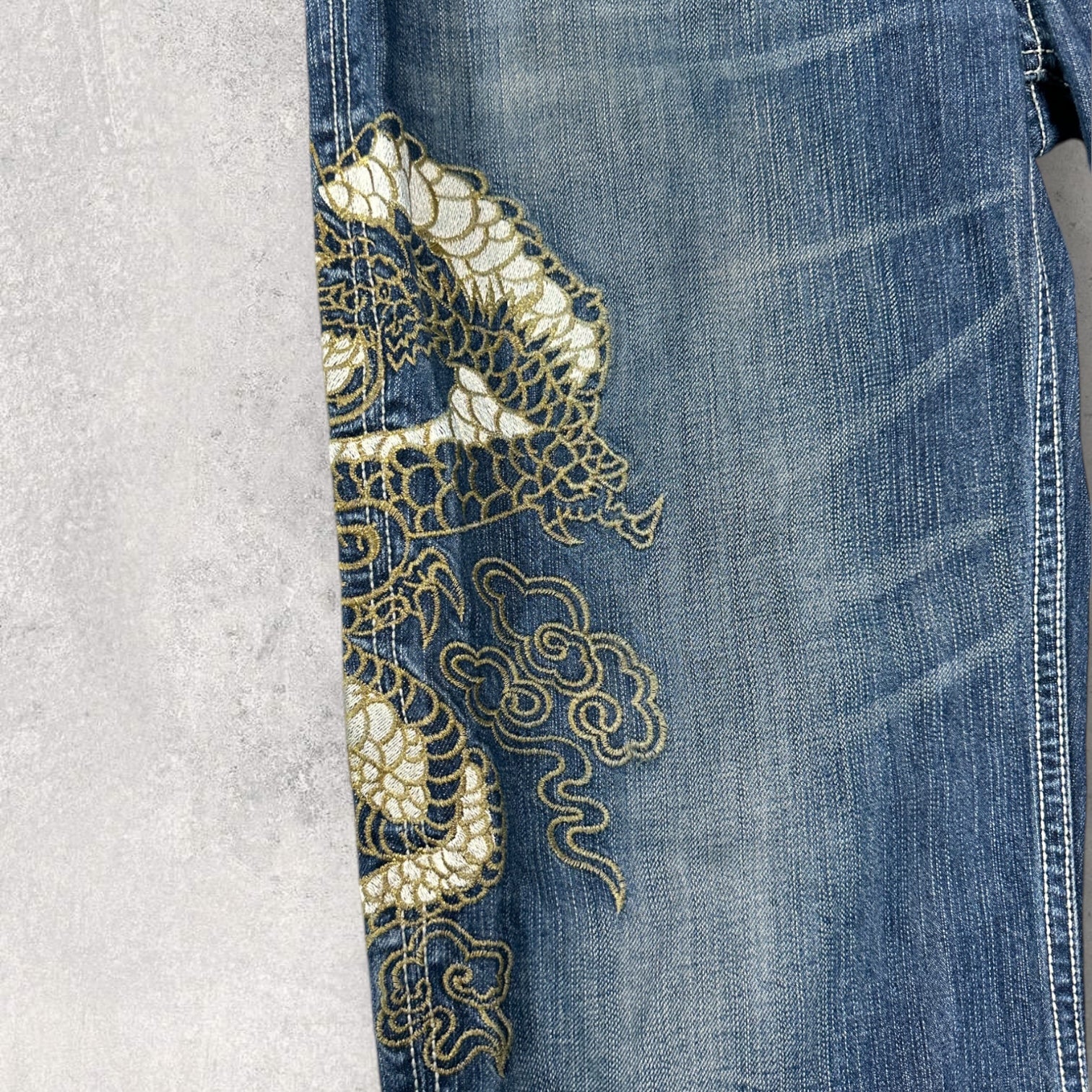 Embroidered Dragon Baggy Jeans - W32 L30