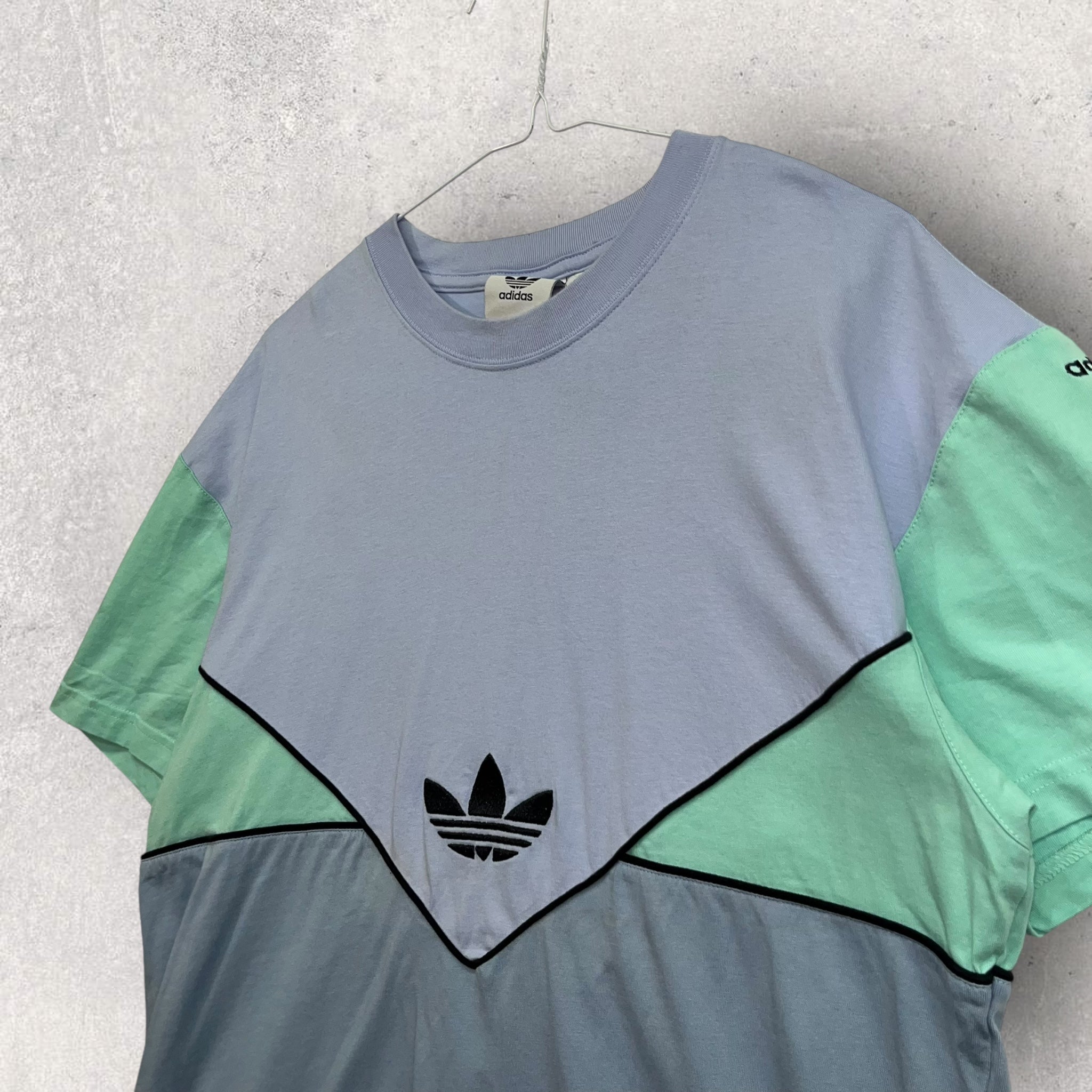 Adidas T-Shirt - M