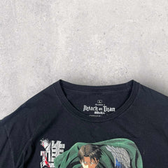 Attack on Titan  Graphic T-shirt- L