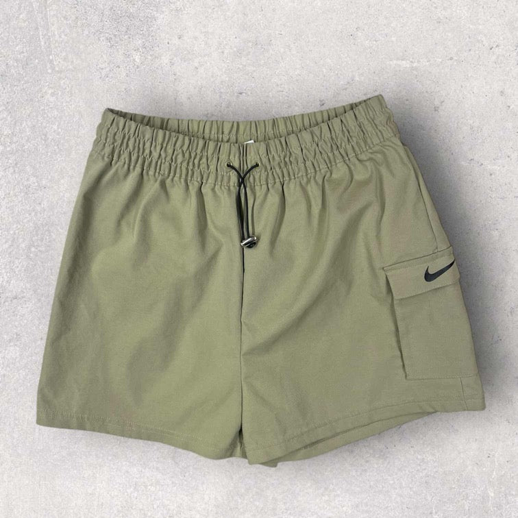 Nike Cargo Shorts - M